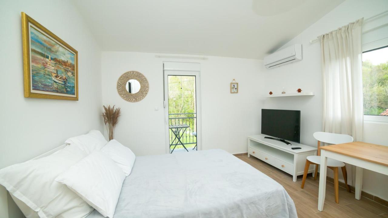 Plamenatz Studio Apartments Virpazar Exterior foto